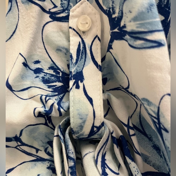 3X blue and white button down blouse with 3/4 sleeves - Picture 2 of 4